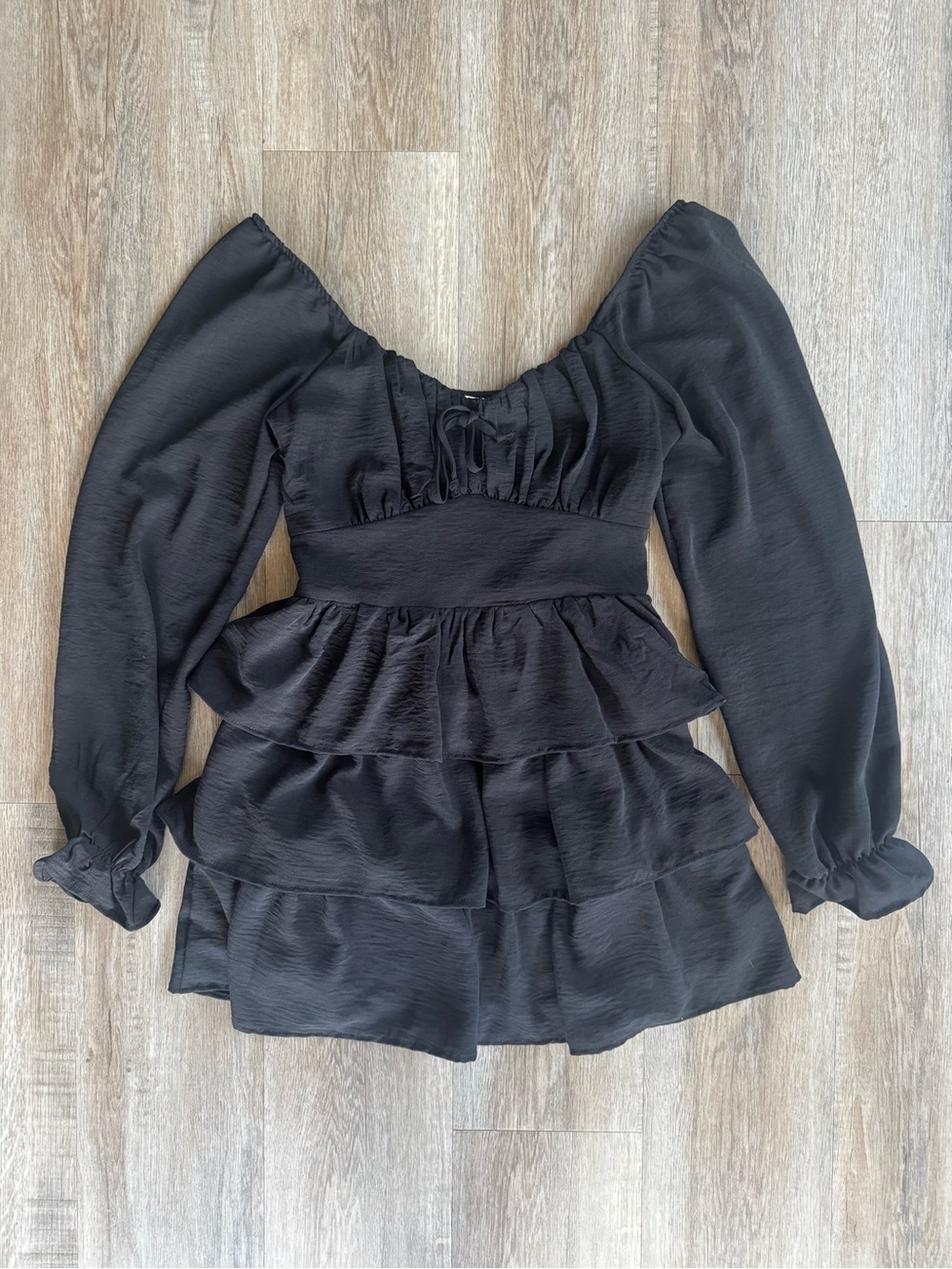 Black Ruffled Long-Sleeve Mini Babydoll Dress - size Medium